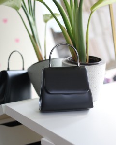 Kadın siyah mat metal sap detaylı abiye el omuz çantası