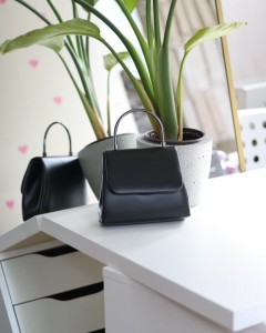 Kadın siyah mat metal sap detaylı abiye el omuz çantası