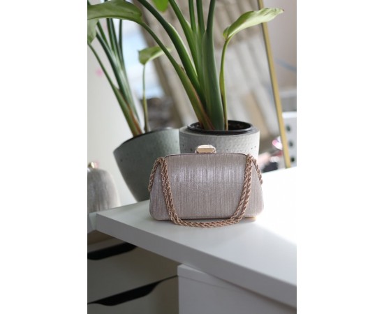 Kadın gold burgu zincir detaylı lazer doku abiye el  çantası 