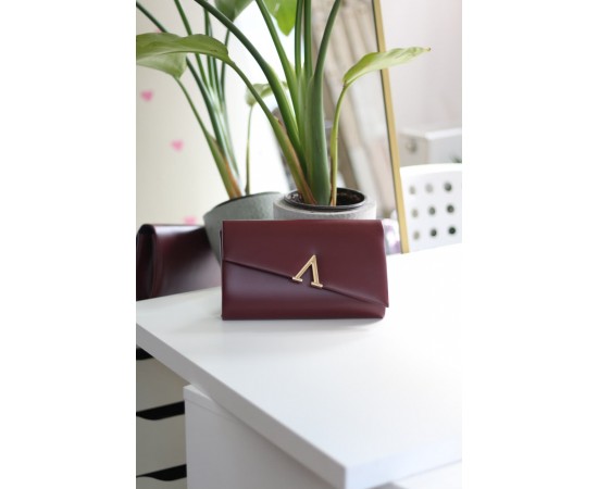 Bordo V Aksesuarlı Zincirli Omuz Çantası