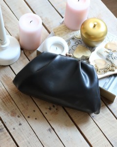 Siyah gold burslu mini pouch el omuz çantası