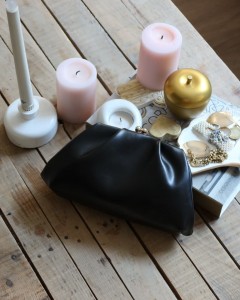 Siyah gold burslu mini pouch el omuz çantası