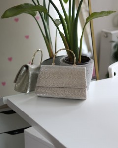  Gold Yılan Derisi Desenli Metal Sap Detaylı El Omuz Çantası