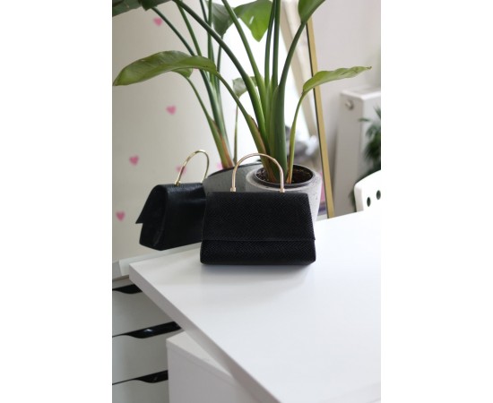 Siyah Yılan Derisi Desenli Metal Sap Detaylı El Omuz Çantası