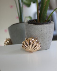 Gold İstiridye Mini Charm Çanta Aksesuarı