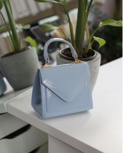 Kadın Bebe Mavi Rugan Kapak Detaylı Askılı Omuz Çantası