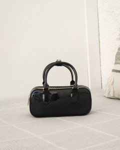 Kadın Siyah Silikon Çift Kulplu Askılı El & Omuz Çantası