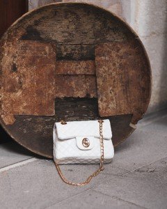 Tivia Kapitone Beyaz Omuz Çantası