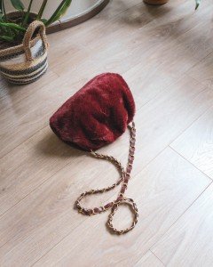 Bordo Peluş Büzgülü Omuz Çantası