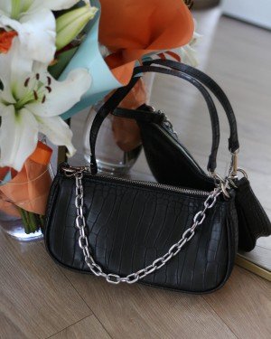 Kadın Siyah Kroko Zincir Detaylı Baget Omuz Çantası Kadın Siyah Kroko Zincir Detaylı Baget Omuz Çantası