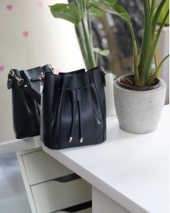 Kadın Lacivert Ağzı Büzgü Detaylı Askılı El Omuz Çantası