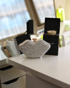 Kadın Gold İnci İşleme Dudak Şeklinde Abiye El Omuz Çantası