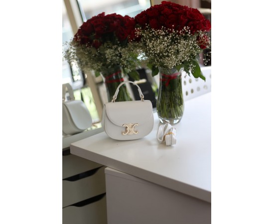 Kadın Beyaz Kanca Gold Toka Detaylı Mini El & Omuz Çantası Kadın Beyaz Kanca Gold Toka Detaylı Mini El & Omuz Çantası