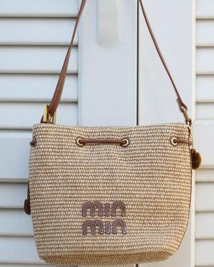 Kadın Camel Hasır Doku Bohça Form Omuz Çantası Kadın Camel Hasır Doku Bohça Form Omuz Çantası