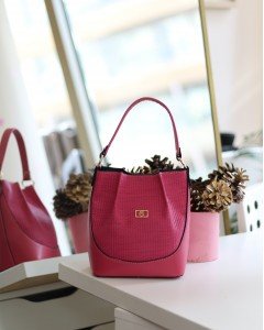 Kadın Fuşya Dokulu Büzgü Detay El & Omuz Çantası