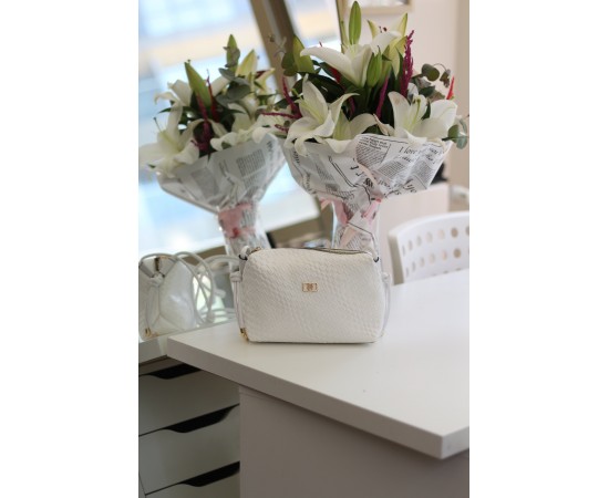 Kadın Beyaz Baklava Desenli İnce Düğüm Askılı Omuz Çantası