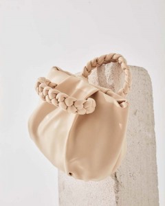 Krem Örme Saplı Yumuşak Deri Omuz Çantası