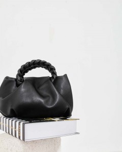 Siyah Örme Saplı Yumuşak Deri Omuz Çantası