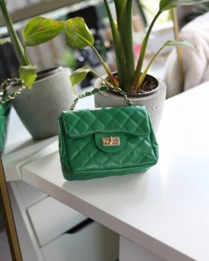 Kadın Yeşil Zincirli Kapitone Çanta