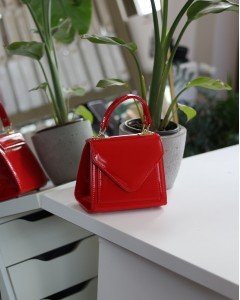 Kadın Kırmızı Rugan Kapak Detaylı Askılı Omuz Çantası