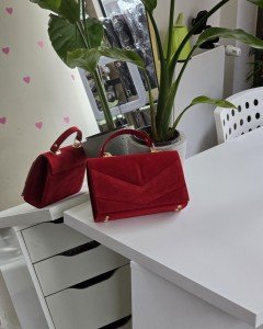 Kadın Kırmızı Süet Zarf Tutma Saplı Omuz Çantası