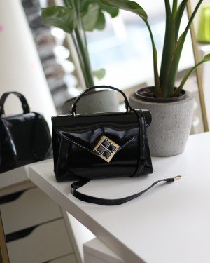 Kadın Siyah Rugan Dokulu Siyah Kare Gold Aksesuar Detaylı Abiye Çanta