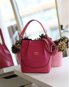 Kadın Fuşya Dokulu Büzgü Detay El & Omuz Çantası