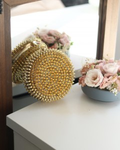 Kadın Gold Yuvarlak Sivri Uçlu Metal Abiye Çanta