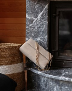 Kadın Krem Süet Zincirli Çanta 