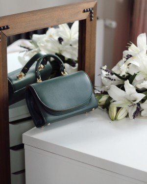 Kadın Haki Oval Kapak Detaylı Askılı Omuz Çantası Kadın Haki Oval Kapak Detaylı Askılı Omuz Çantası