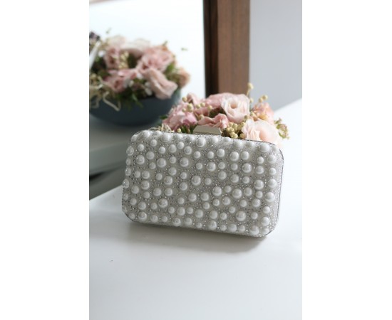 Kadın Büyük Yuvarlak İnci ve Taş Detaylı Abiye