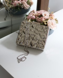 Kadın Gümüş Metal Gece Zincirli Abiye Çantası