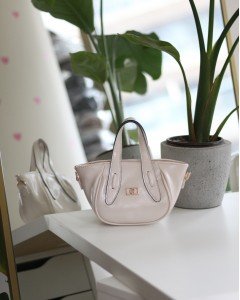 Kadın Krem Rugan Tutma Saplı Pouch El Çantası