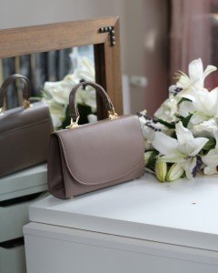 Kadın Vizon Oval Kapak Detaylı Askılı Omuz Çantası