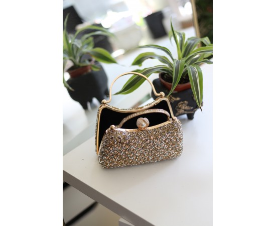 Kadın Gold İnci Taşlı Taşlı Tutma Detaylı Abiye Çanta Kadın Gold İnci Taşlı Taşlı Tutma Detaylı Abiye Çanta