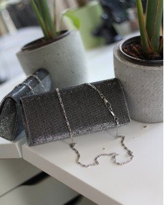 Kadın Platin Taş Kapak Detaylı Zincirli Abiye Omuz Çantası 