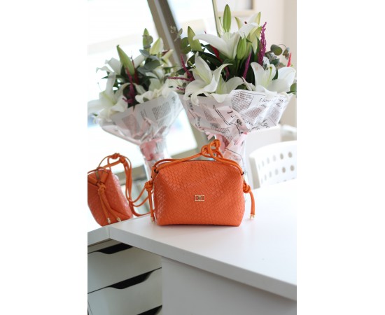 Kadın Turuncu Baklava Desenli İnce Düğüm Askılı Omuz Çantası