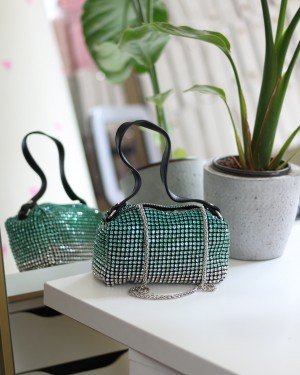 Kadın Silver Yeşil 2 Renkli Detaylı Deri Askılı Taşlı Abiye Omuz Çantası Kadın Silver Yeşil 2 Renkli Detaylı Deri Askılı Taşlı Abiye Omuz Çantası